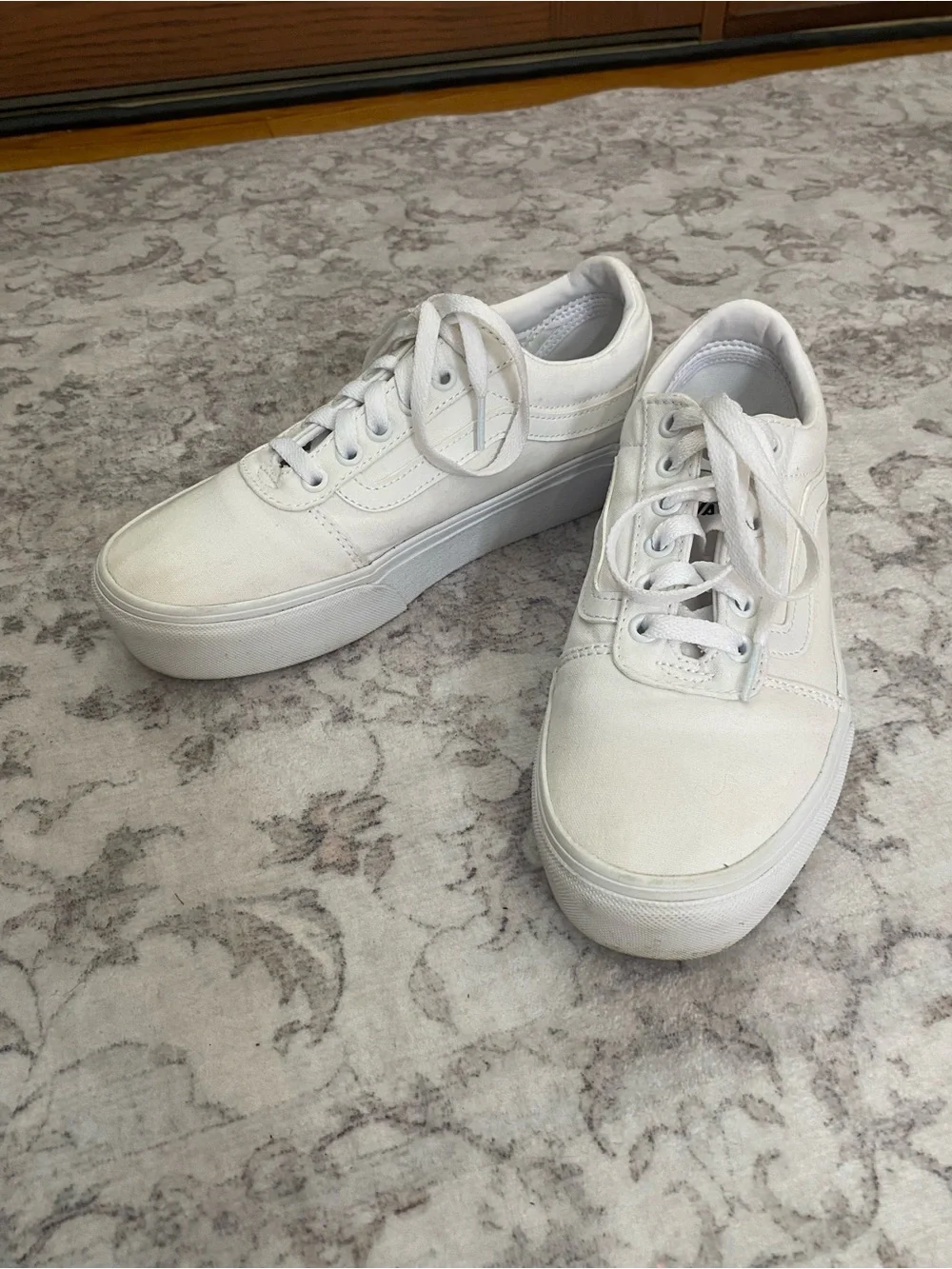 Vans Women's White Low-Top Canvas Sneakers